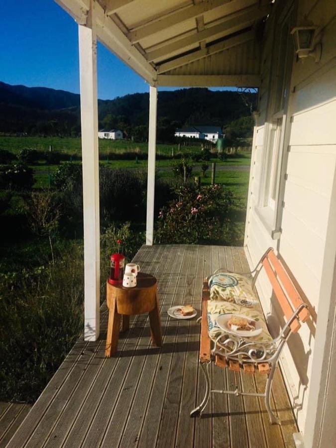 Saffron Cottage Manakau Экстерьер фото